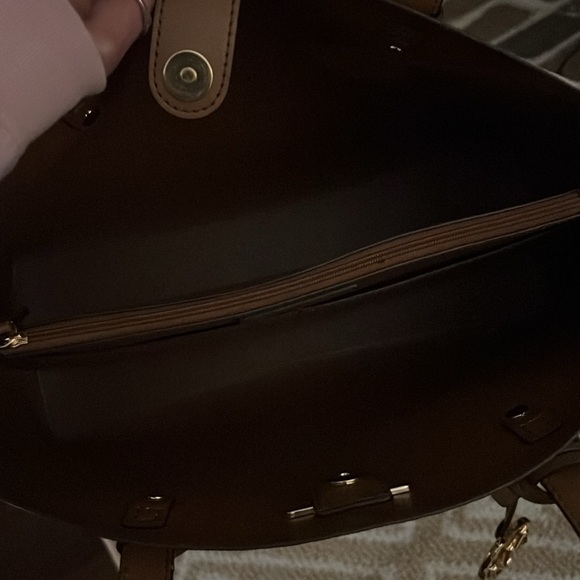 Michael kors purses - Picture 3 of 7